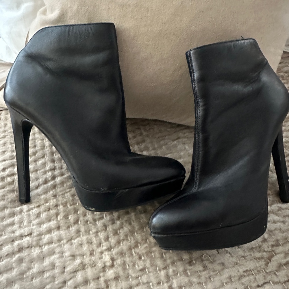 Jessica Simpson Sleek Black Heeled Boots